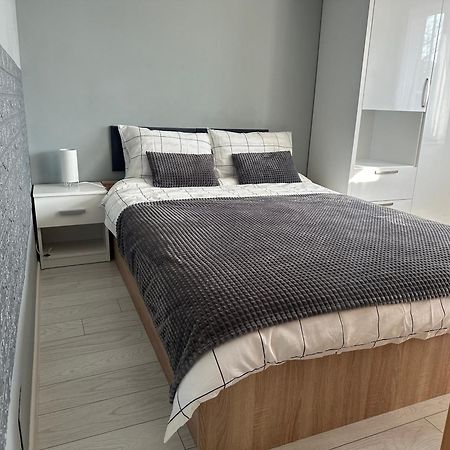 Studio Home Onesti Exterior foto