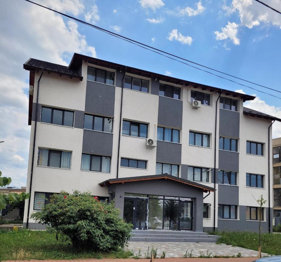 Studio Home Onesti Exterior foto